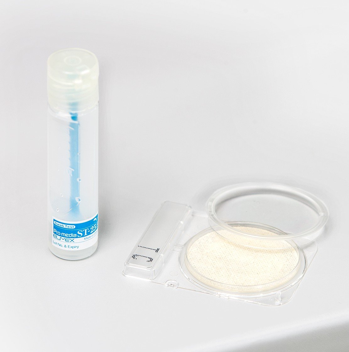 Swab test vi sinh bề mặt